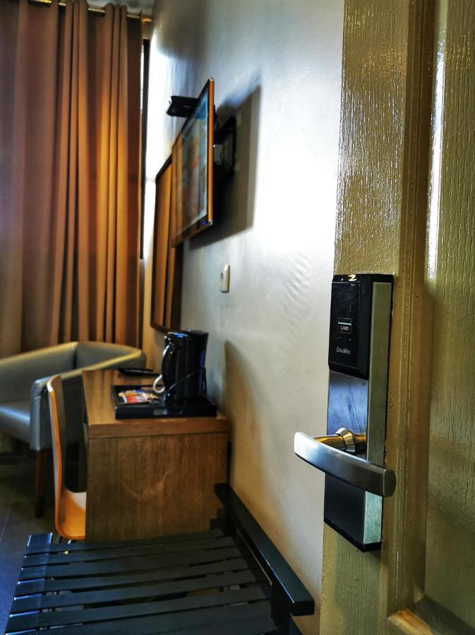 Stay Inn - Guest House Мапуто Екстериор снимка