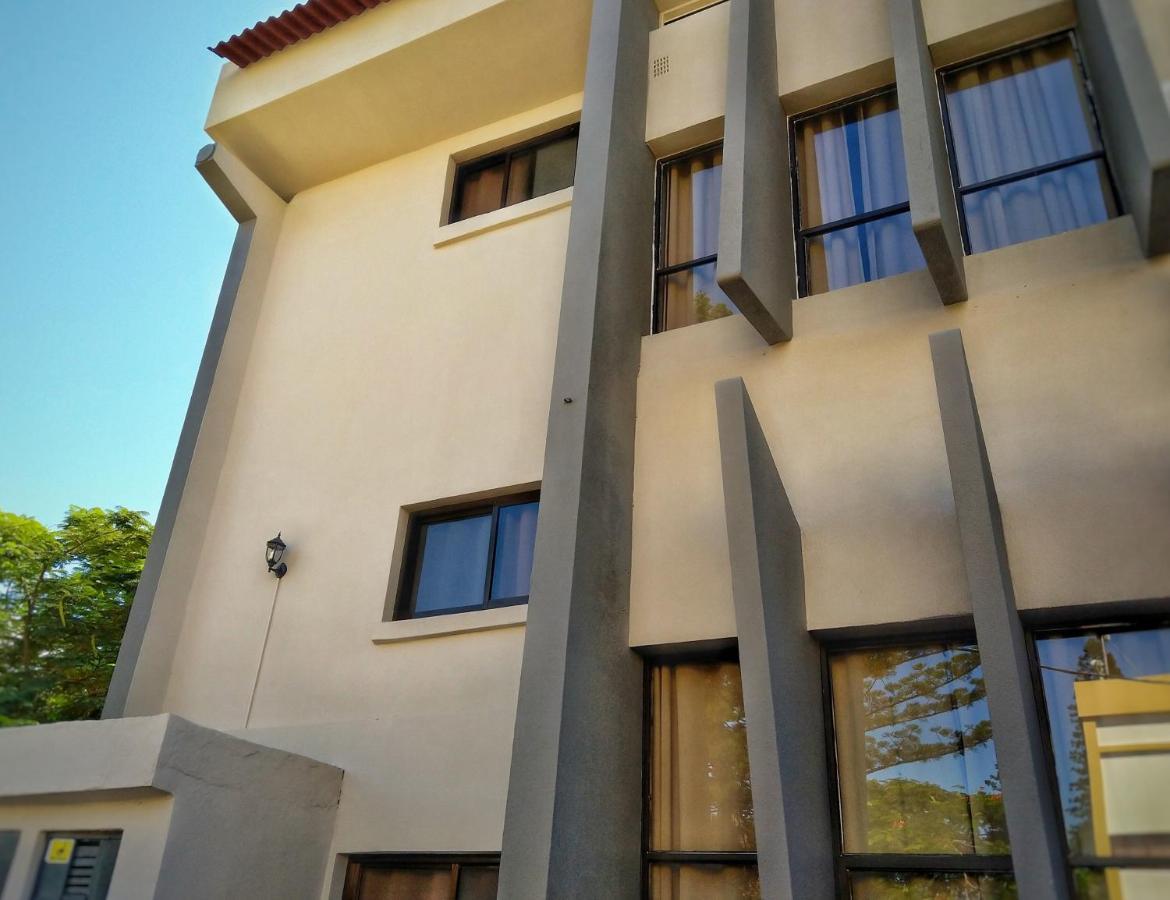 Stay Inn - Guest House Мапуто Екстериор снимка